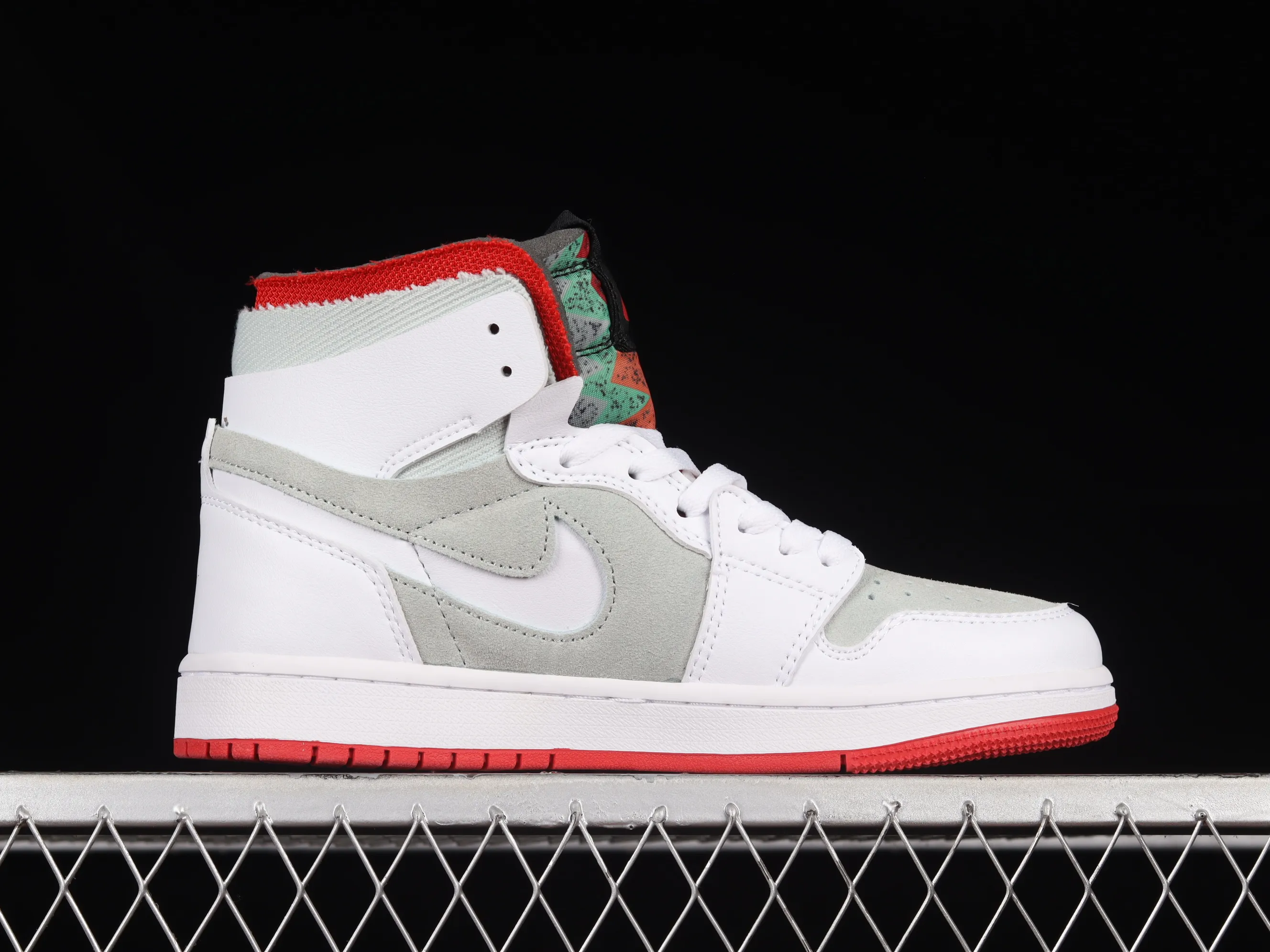 All categories Air Jordan Jordan series basketball shoes Air Jordan 1 High Air Jordan 1 Zoom CMFT AJ1 Joe 1 white and green color matching CT0978-100